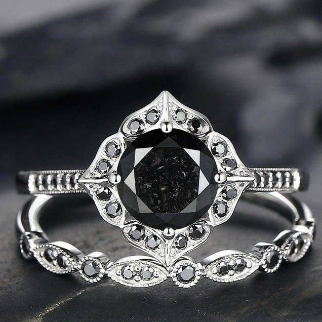 Simple Black Diamond Flower Ring For Women