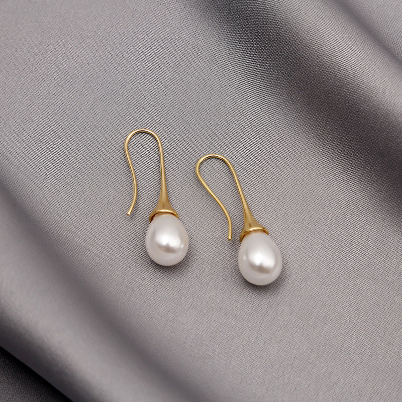 Women's Retro Stylish Water Drop Pearl Earrings