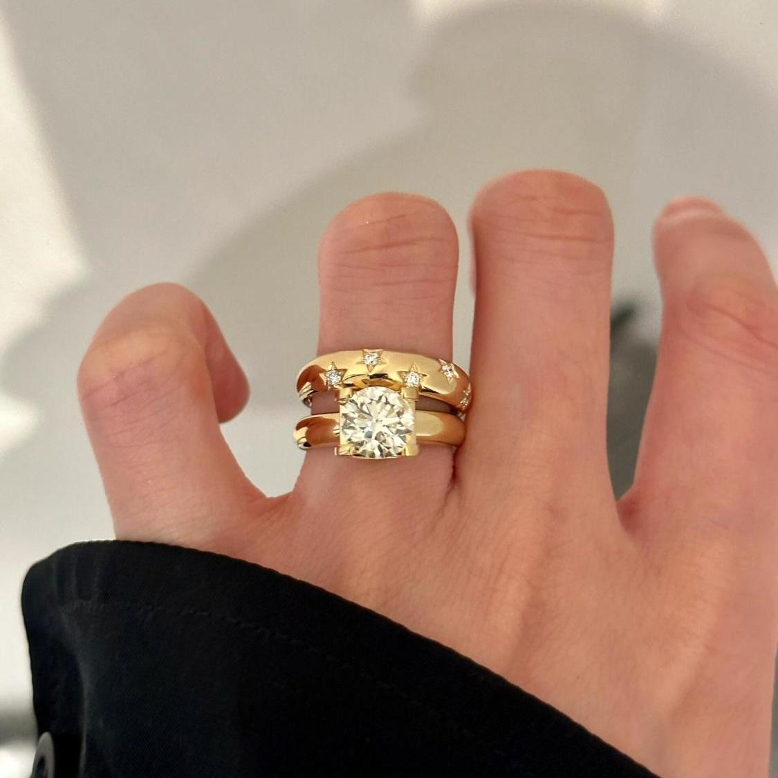 French-style Subtly Luxurious Gold-colored Cow-head Diamond-look Ring